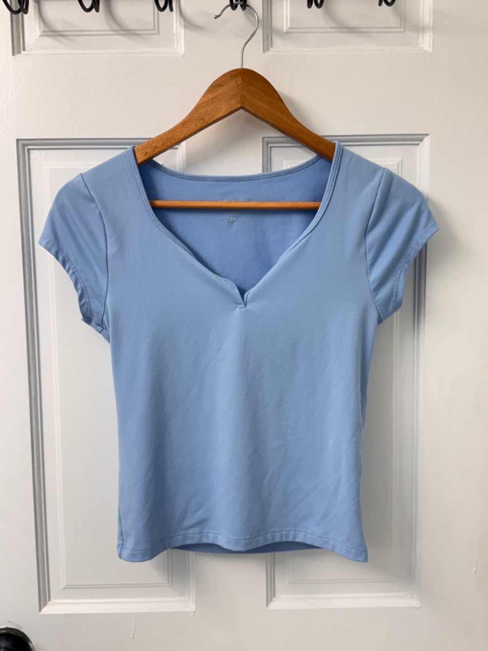 🌼 3/$15 Aeropostale Sky Blue V-Notch Short Sleeve Tee